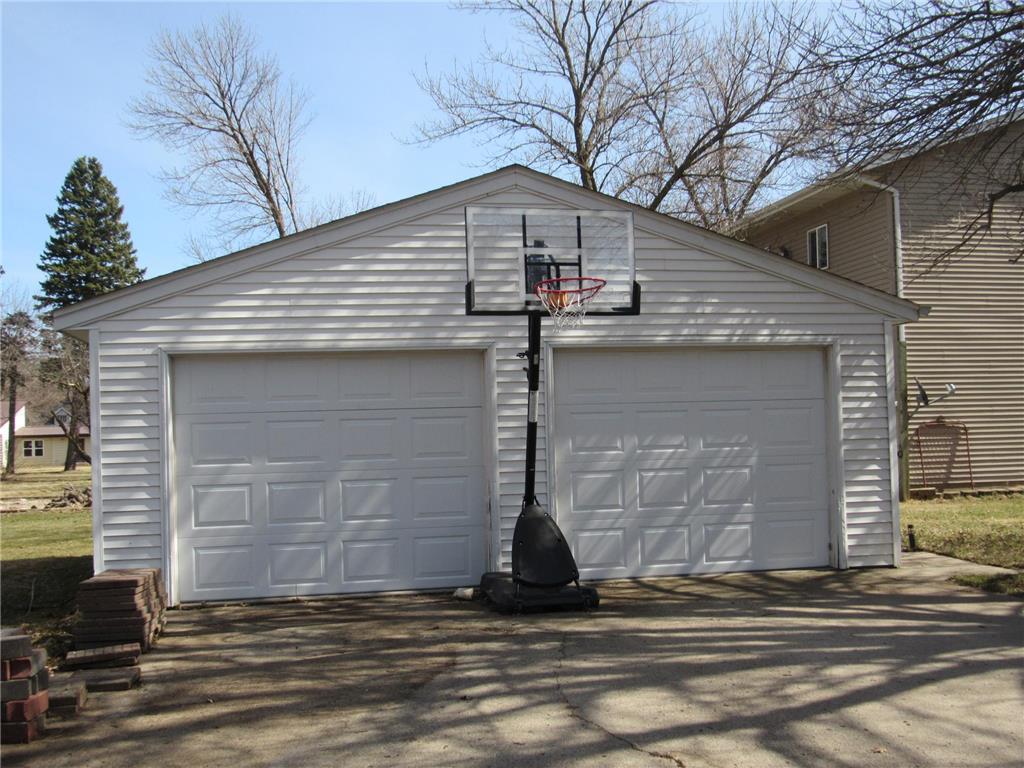 302 W 5th Avenue Lakefield MN 56150 7042791 image2