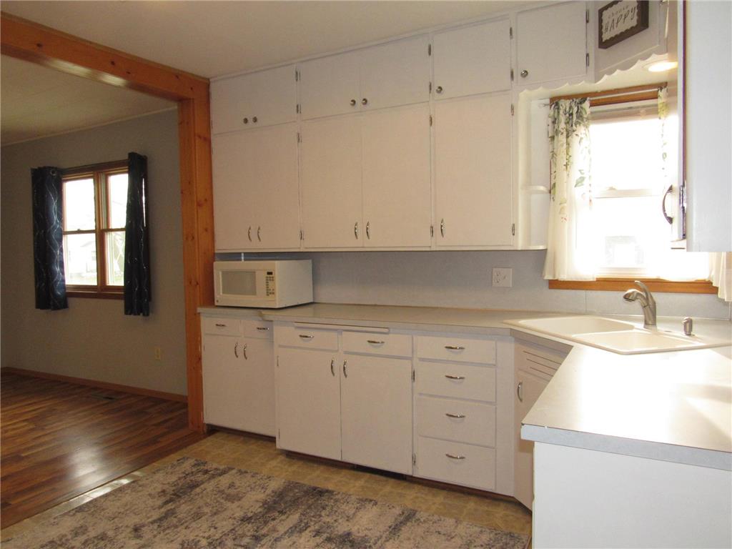 302 W 5th Avenue Lakefield MN 56150 7042791 image5