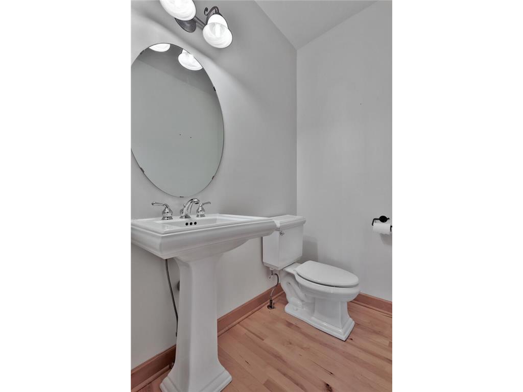 3020 Carey Heights Drive Maplewood MN 55109 7000111 image20