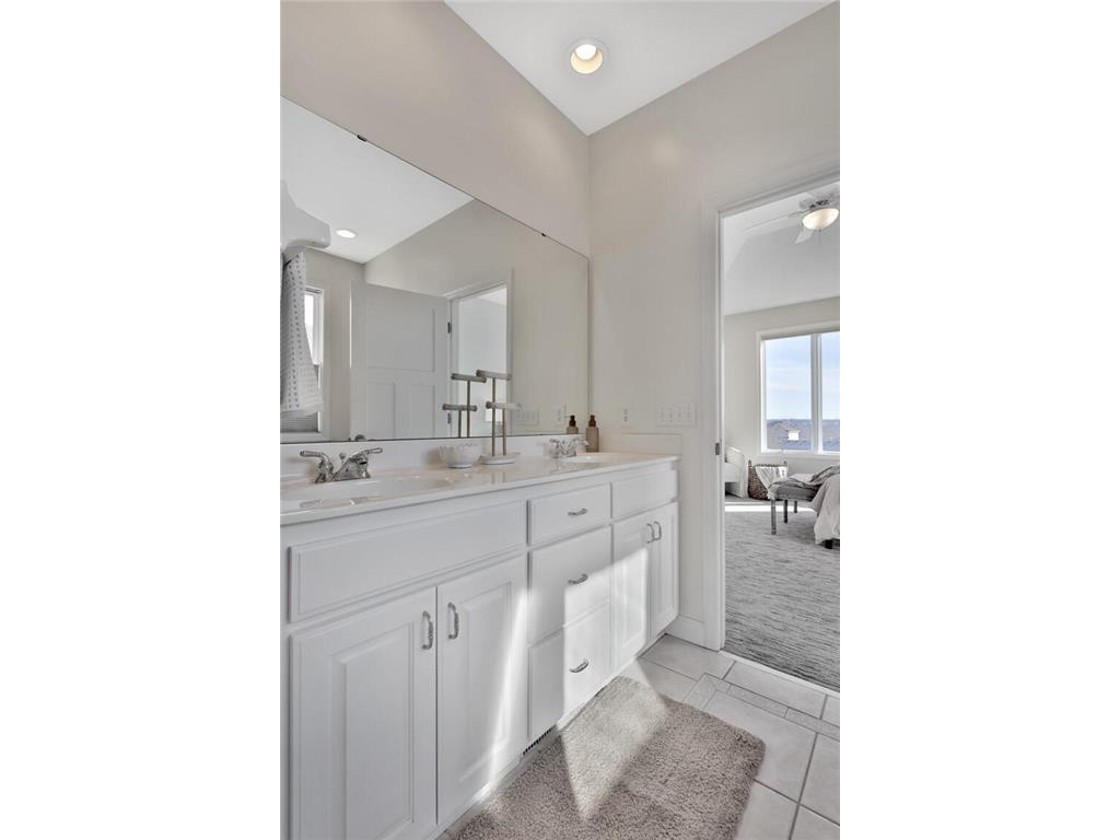 3020 Carey Heights Drive Maplewood MN 55109 7000111 image23