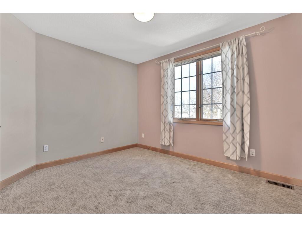 3020 Carey Heights Drive Maplewood MN 55109 7000111 image27