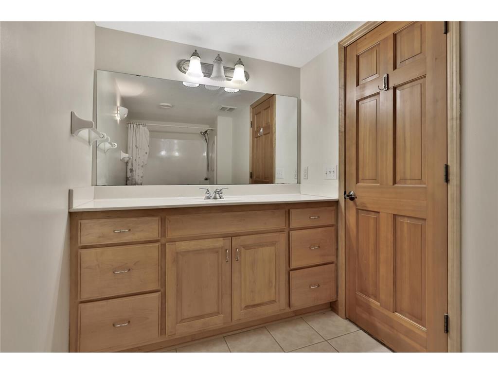 3020 Carey Heights Drive Maplewood MN 55109 7000111 image38