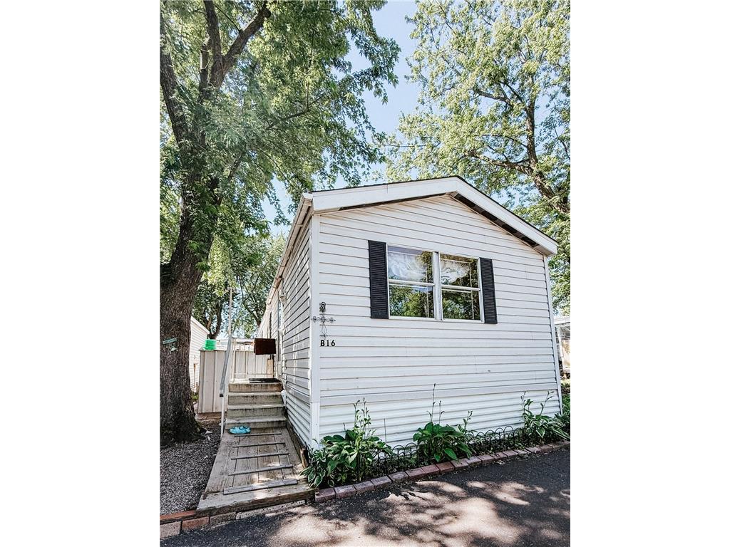 3020 Rice Street #Trailer B16 Little Canada MN 55113 7010301 image1