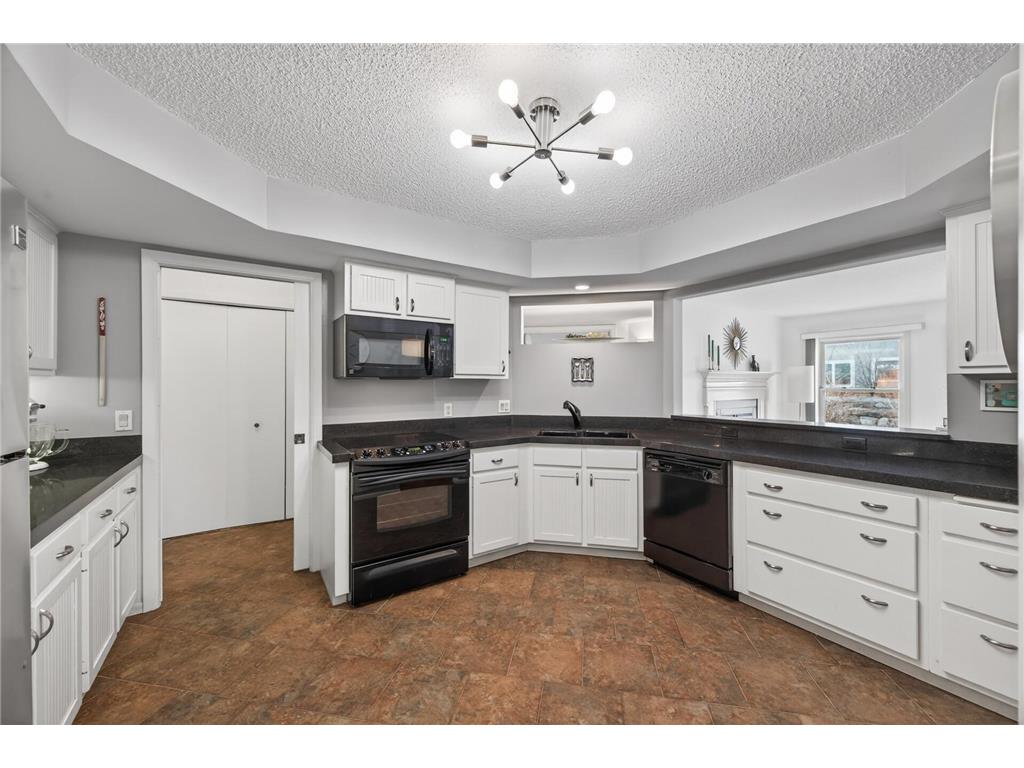 3020 Saint Albans Mill Road #105 Minnetonka MN 55305 - Minnehaha Creek 7052466 image19
