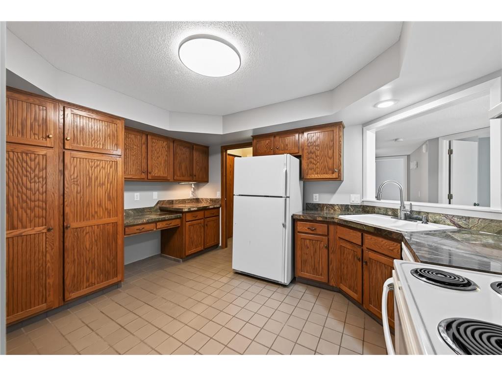 3020 Saint Albans Mill Road #205 Minnetonka MN 55305 - Minnehaha Creek 7109608 image11