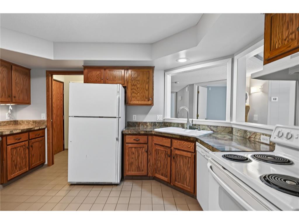 3020 Saint Albans Mill Road #205 Minnetonka MN 55305 - Minnehaha Creek 7109608 image12