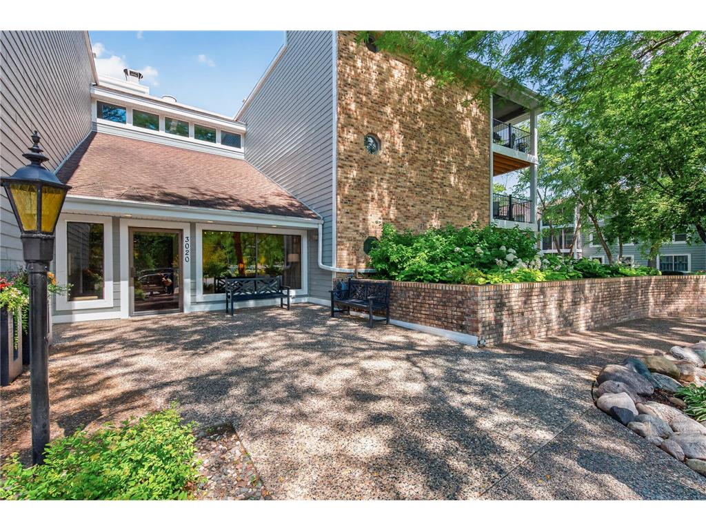 3020 Saint Albans Mill Road #205 Minnetonka MN 55305 - Minnehaha Creek 7109608 image2