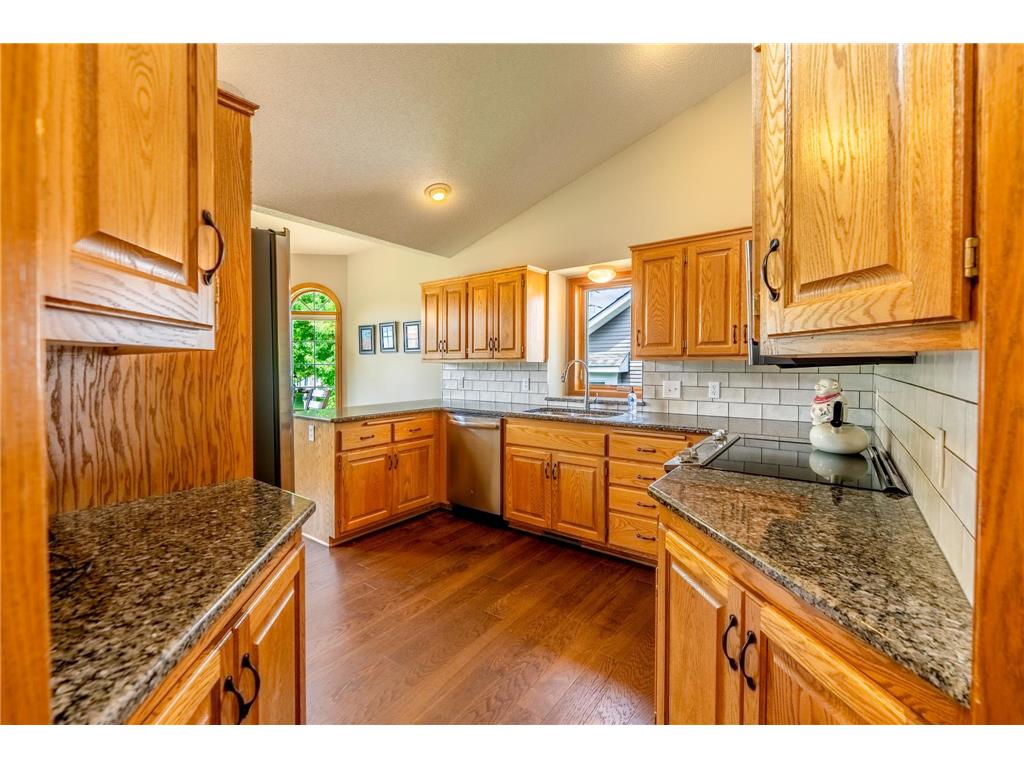 3022 Highpointe Curve Roseville MN 55113 7074631 image10
