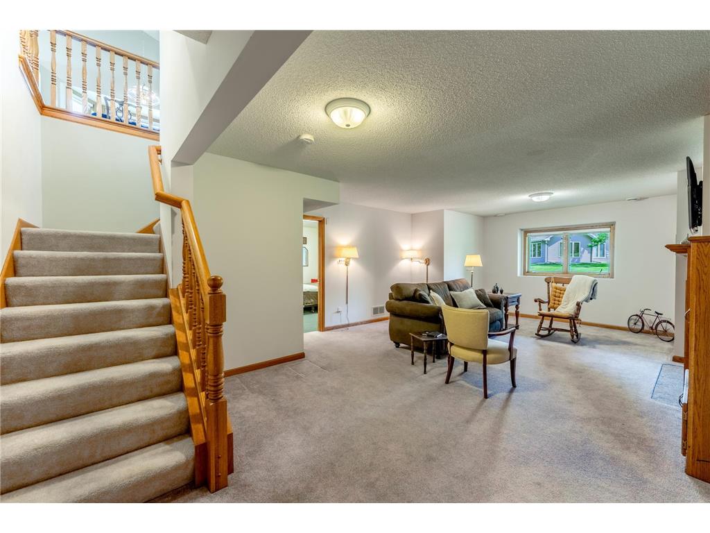 3022 Highpointe Curve Roseville MN 55113 7074631 image24