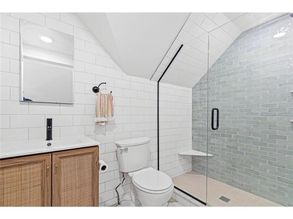 3024 Chicago Avenue Minneapolis MN 55407 7052375 image16