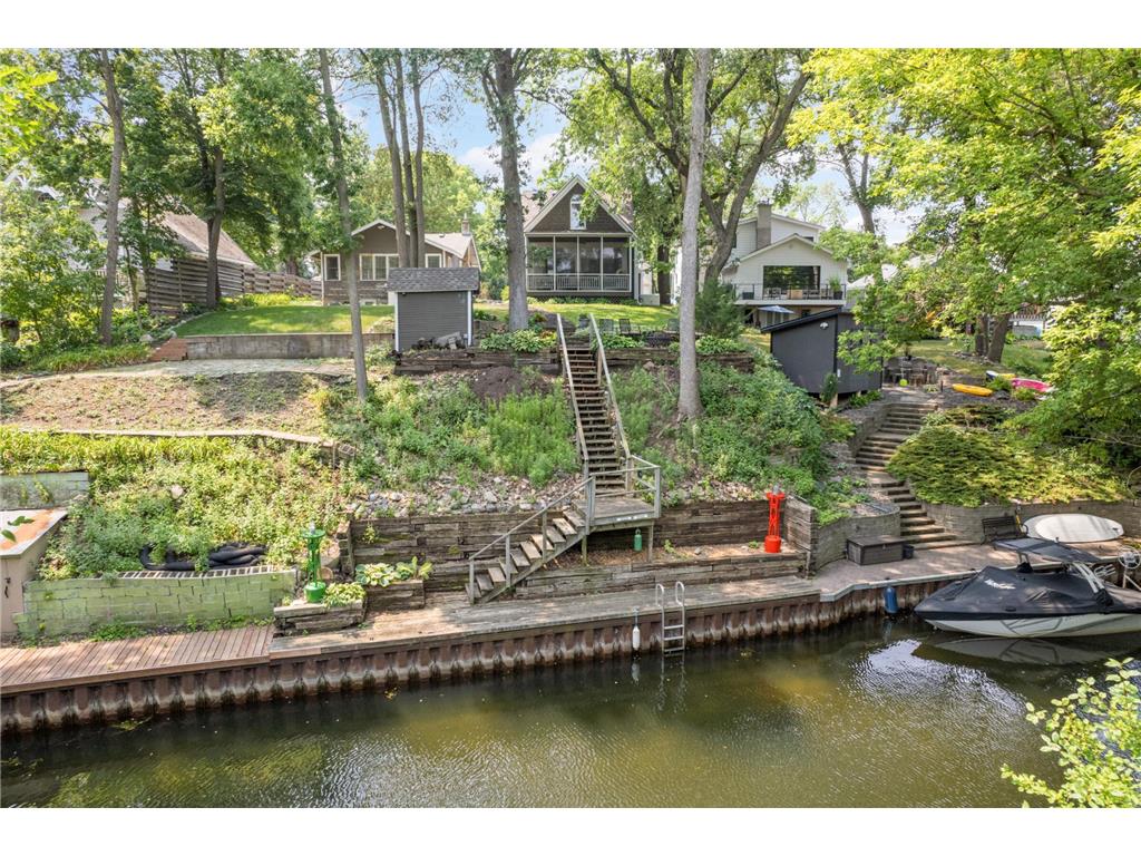 3025 Lake Shore Boulevard Minnetonka MN 55391 - Lake Minnetonka 6400249 image1