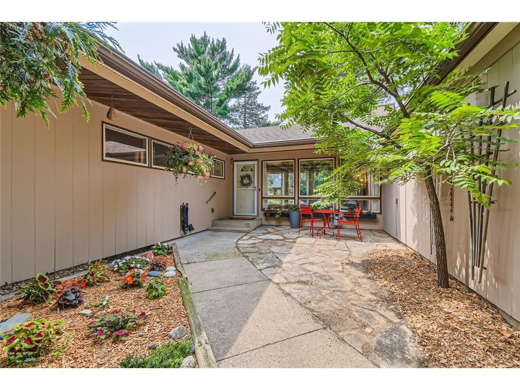 3025 Simpson Street Roseville MN 55113 6579443 image1