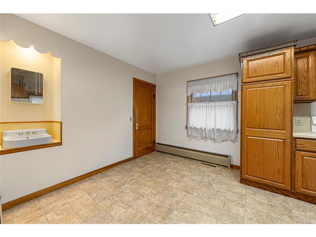 303 1st Street NW New Richland MN 56072 6754918 image16