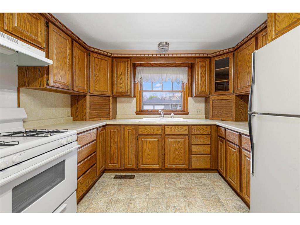 303 1st Street NW New Richland MN 56072 6754918 image17