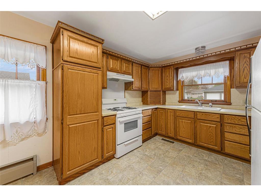 303 1st Street NW New Richland MN 56072 6754918 image18