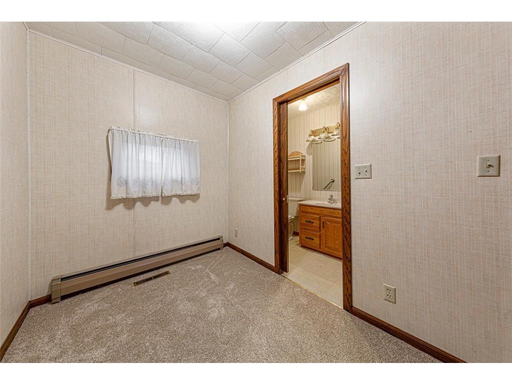 303 1st Street NW New Richland MN 56072 6754918 image21