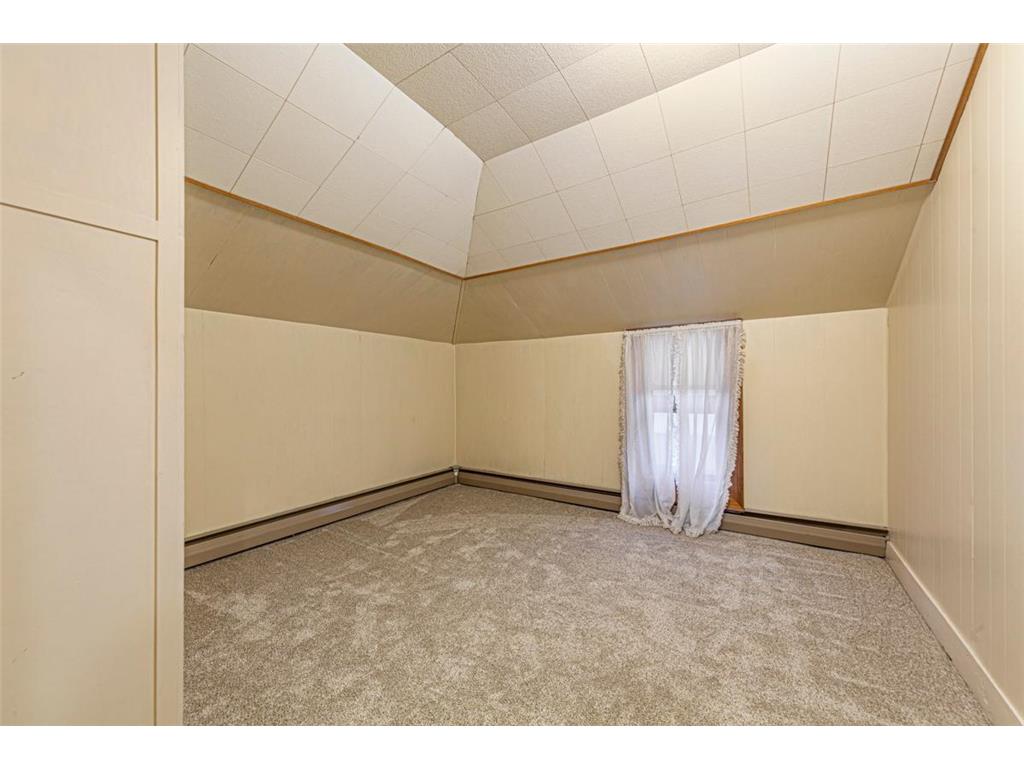 303 1st Street NW New Richland MN 56072 6754918 image25