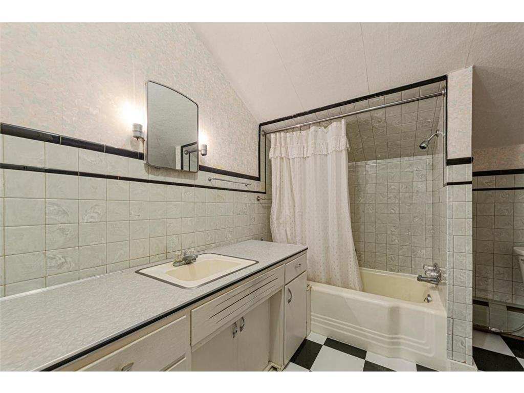 303 1st Street NW New Richland MN 56072 6754918 image29