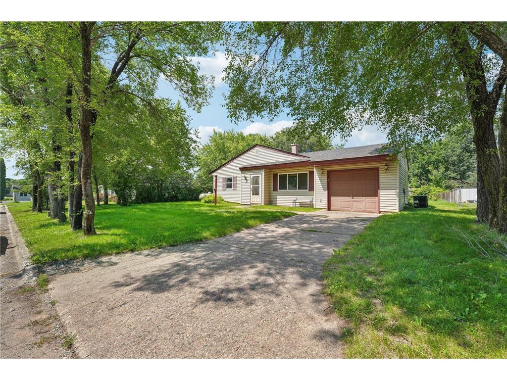 303 235th Street East Farmington WI 54020 6566324 image1