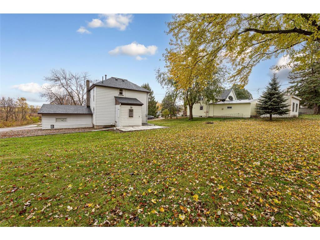 303 3rd Street N Ellendale MN 56026 6811963 image8