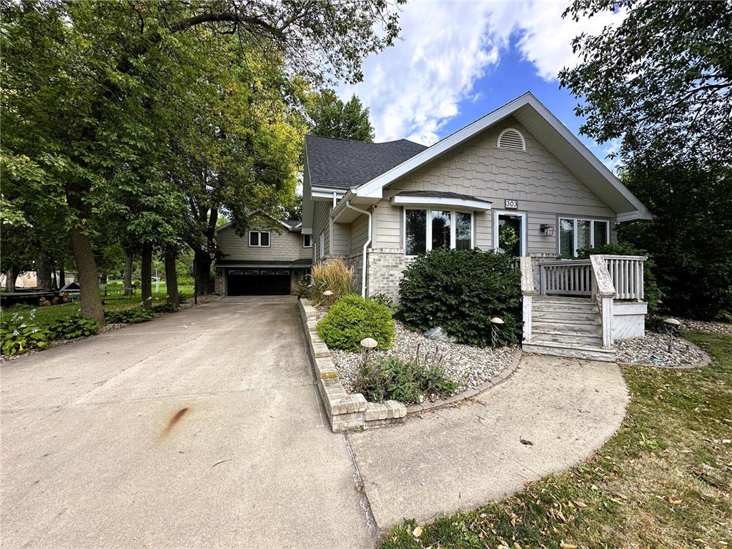 303 Avenue D E Lake Park IA 51347 6595526 image1