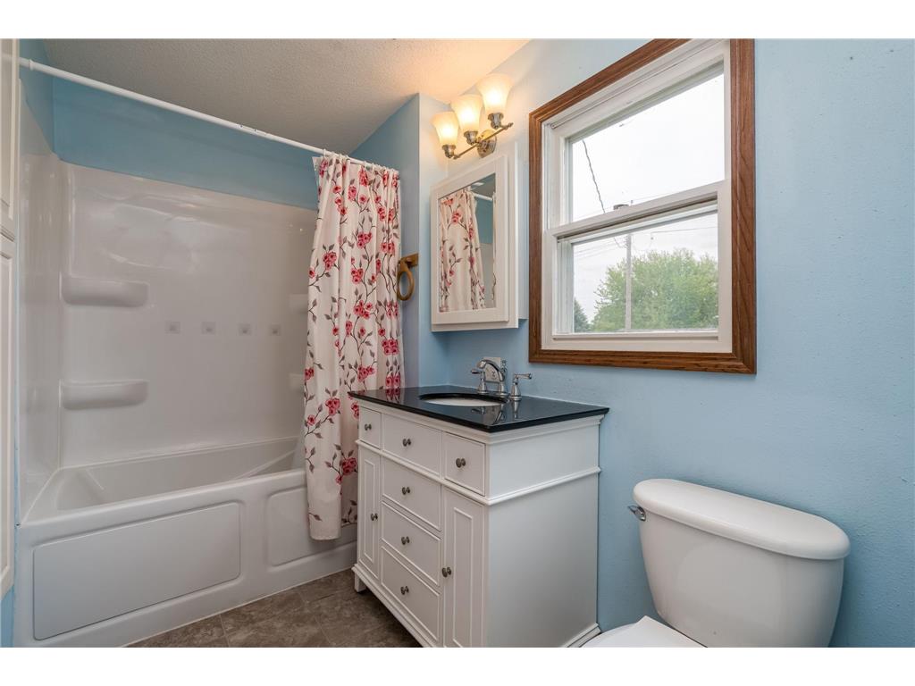 303 Broadway Hanska MN 56041 7080484 image20