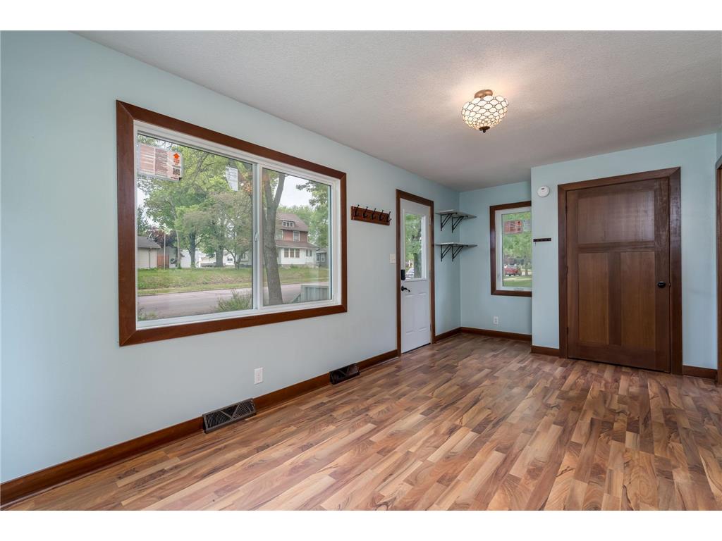 303 Broadway Hanska MN 56041 7080484 image5