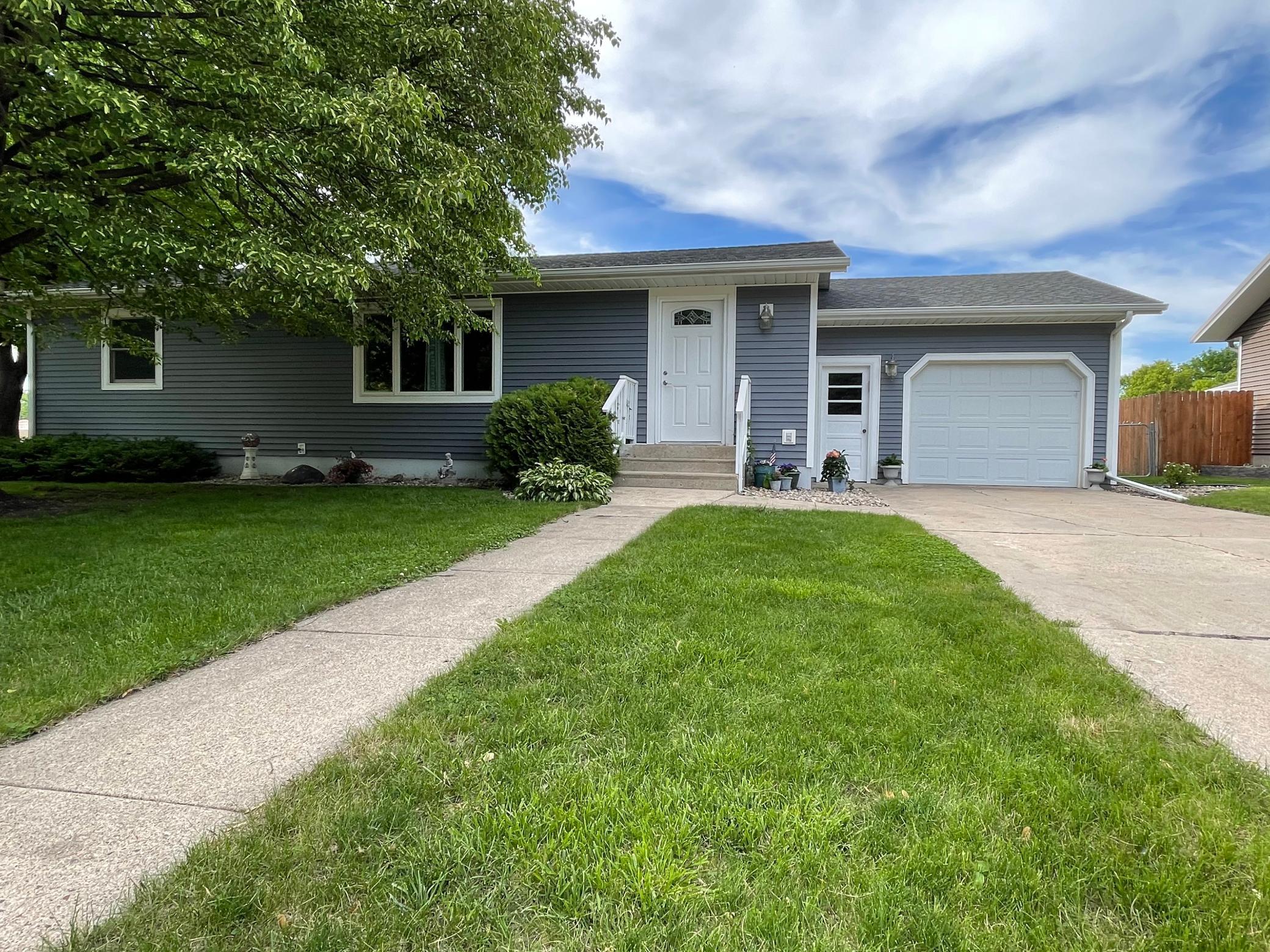 303 E 12th Street E, Redwood Falls, MN, 56283 MLS 5768756 Edina Realty