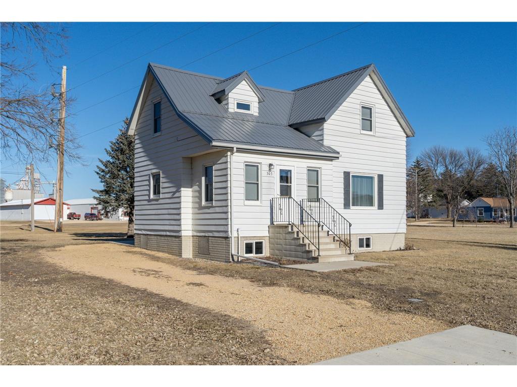 303 E Main St Vernon Center MN 56090 6645774 image1