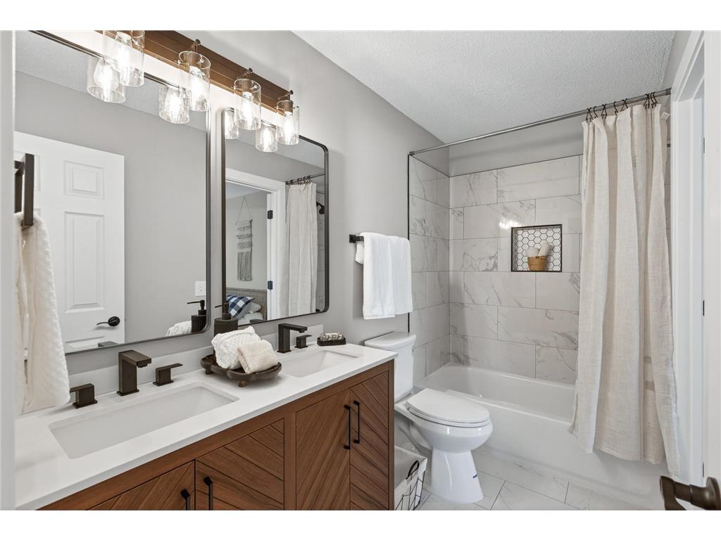 303 Elm Street SW Isanti MN 55040 7073394 image17
