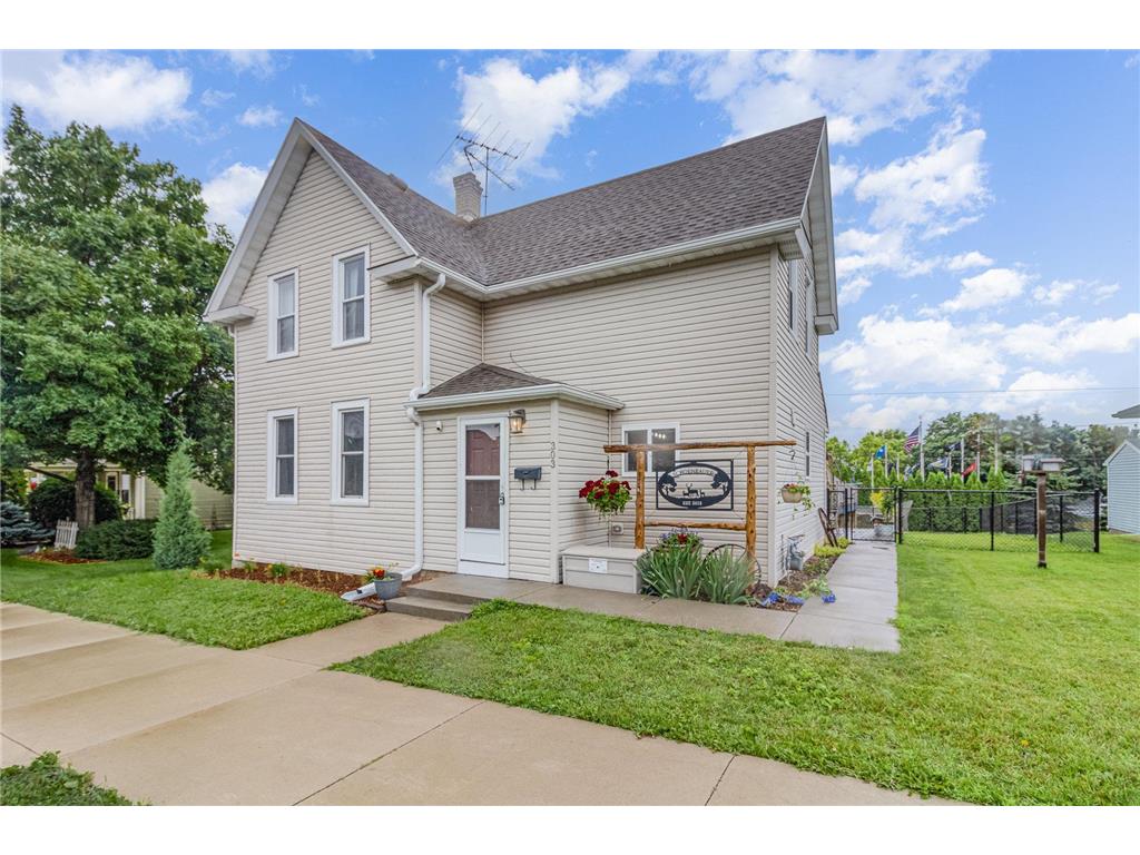 303 Fir Avenue NW Montgomery MN 56069 6727575 image1