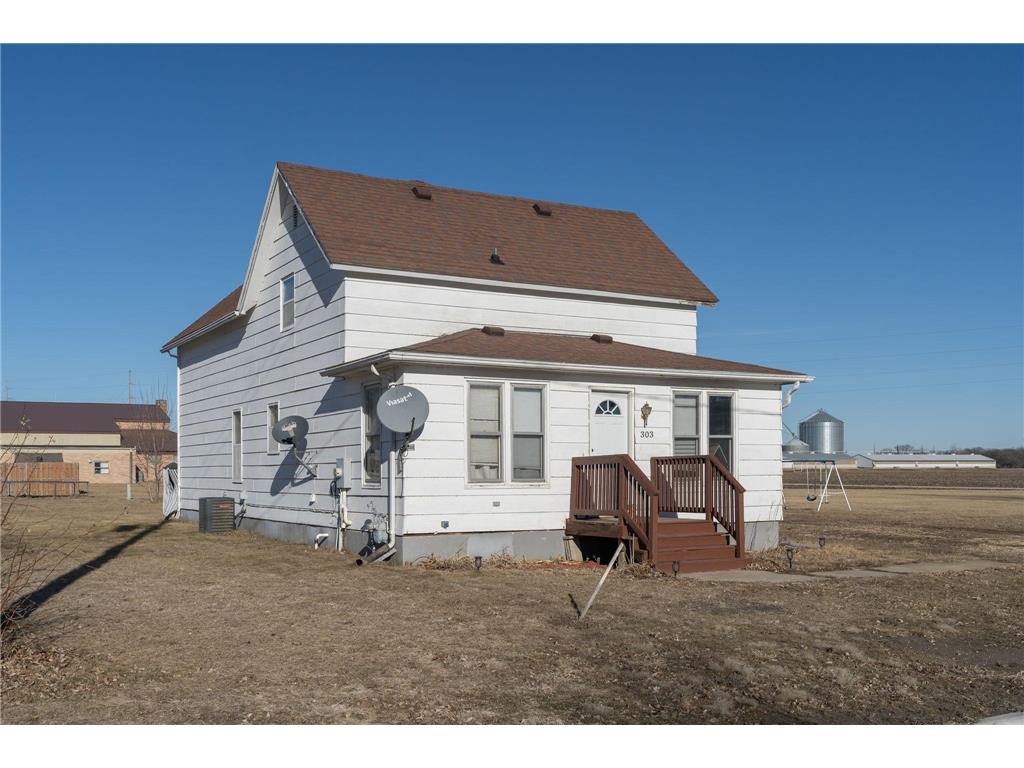 303 Hilltop Street Vernon Center MN 56090 6650898 image1