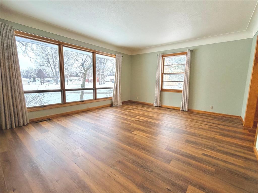 303 Lakehill Drive Worthington MN 56187 6823305 image10