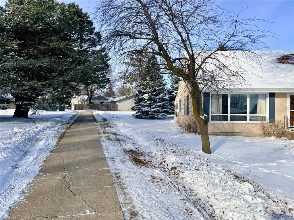 303 Lakehill Drive Worthington MN 56187 6823305 image4