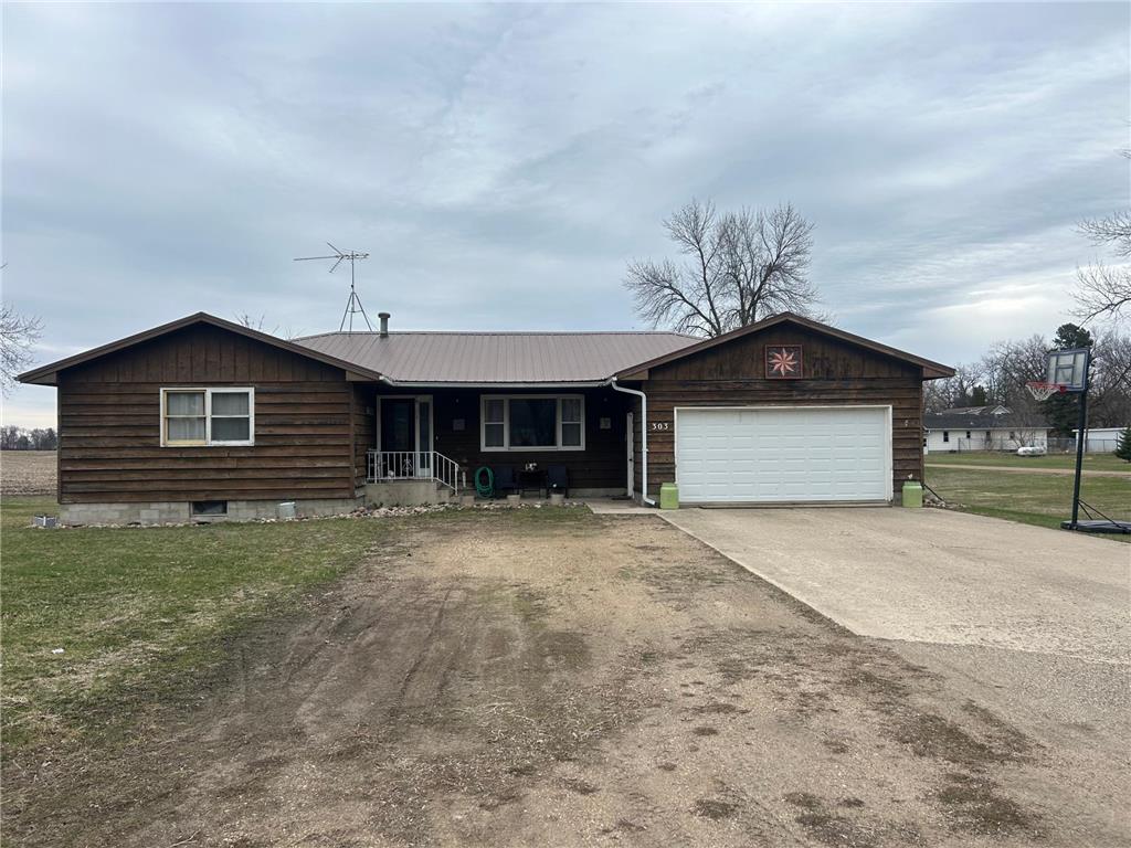 303 N Clark Street Ceylon MN 56121 7051621 image1
