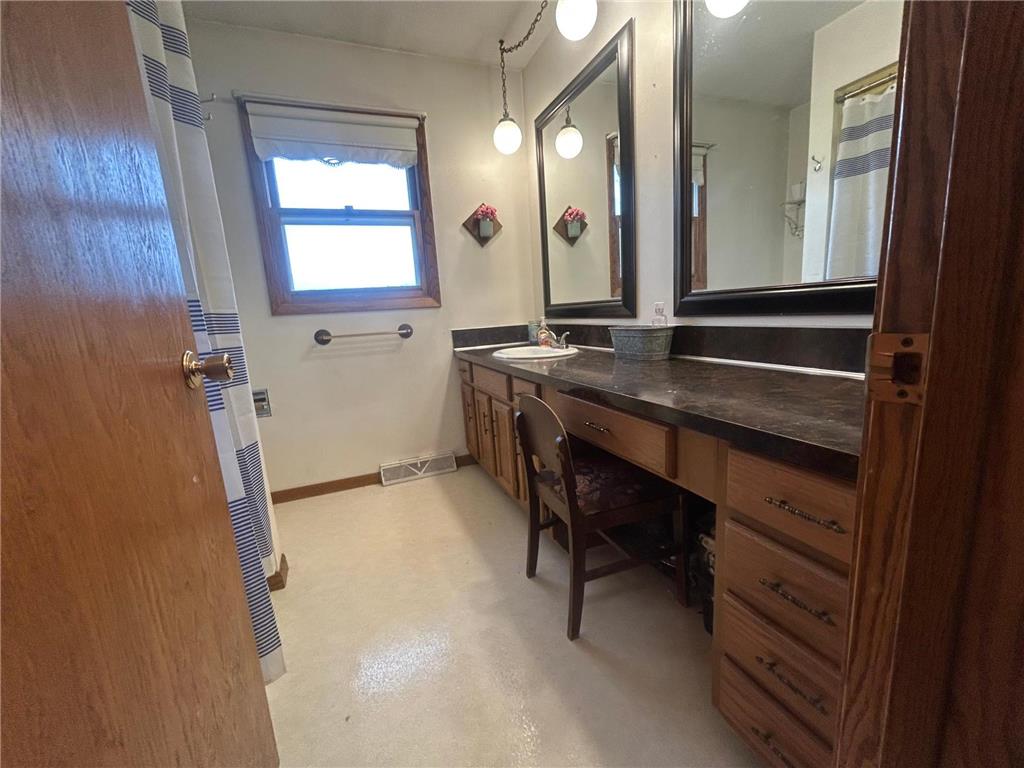 303 N Clark Street Ceylon MN 56121 7051621 image16