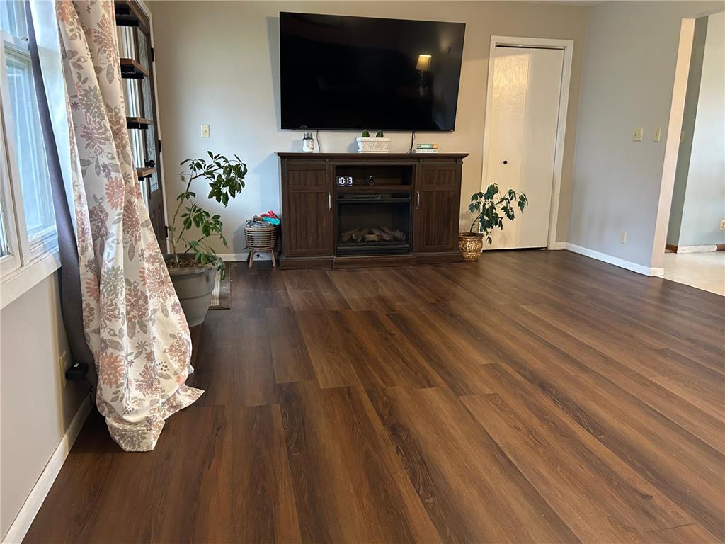 303 N Clark Street Ceylon MN 56121 7051621 image2