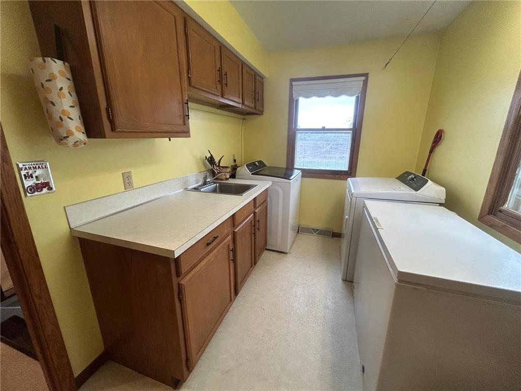 303 N Clark Street Ceylon MN 56121 7051621 image6