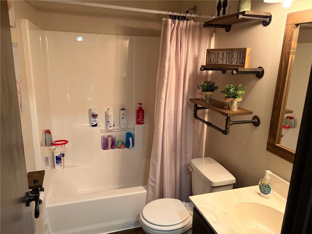 303 Quince Street SW #B New London MN 56273 7050115 image15
