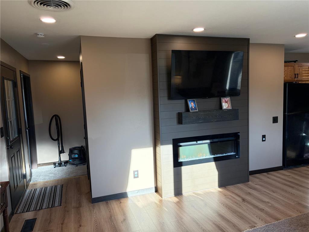 303 Quince Street SW #B New London MN 56273 7050115 image6
