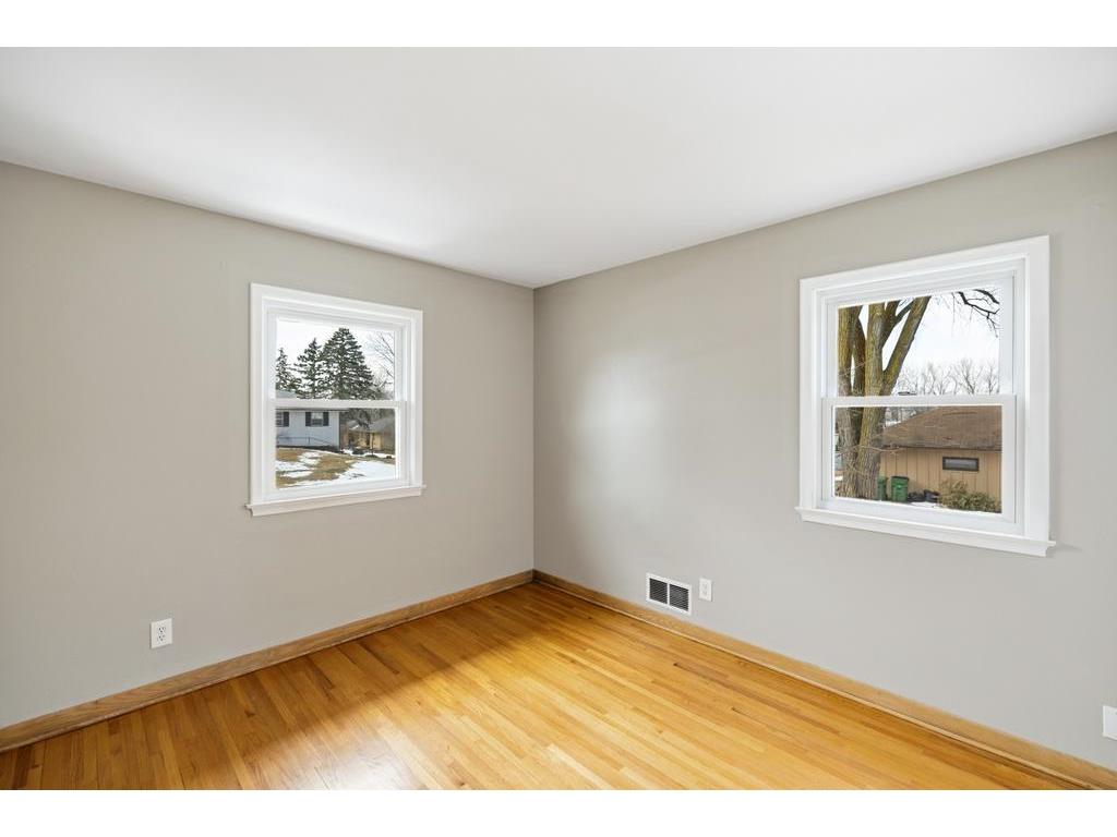 303 Roma Avenue Roseville MN 55113 7048971 image15