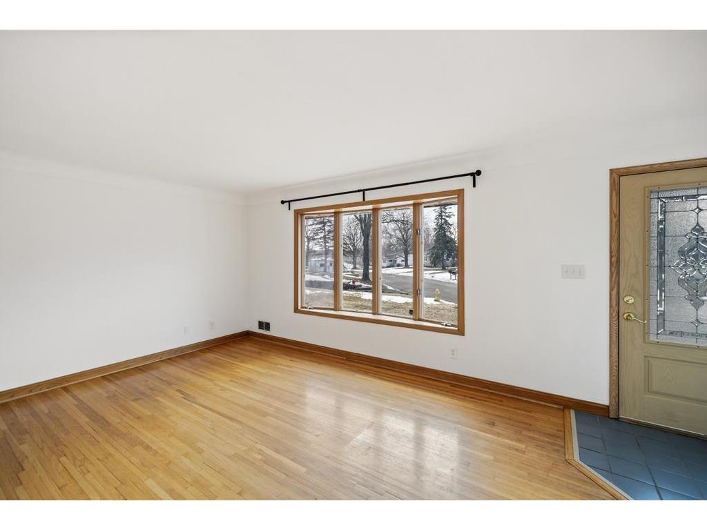 303 Roma Avenue Roseville MN 55113 7048971 image2