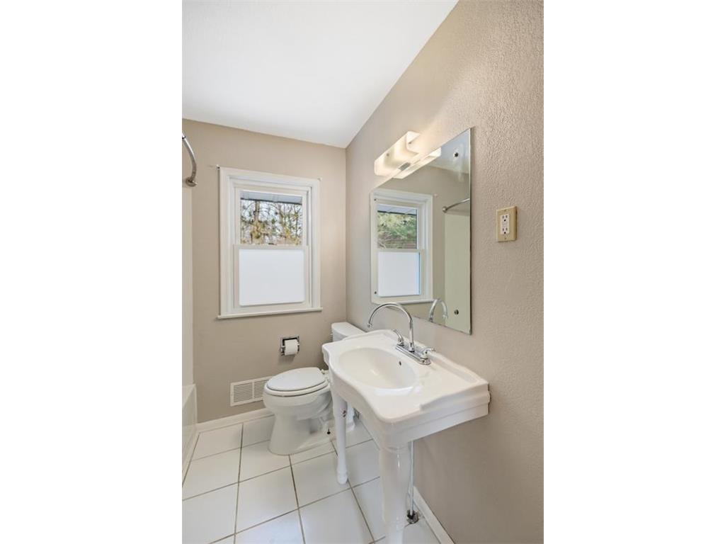 303 Roma Avenue Roseville MN 55113 7048971 image20
