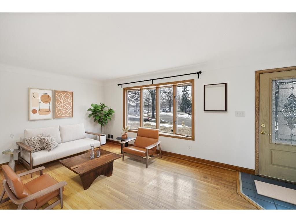 303 Roma Avenue Roseville MN 55113 7068113 image1