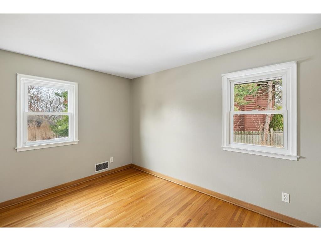 303 Roma Avenue Roseville MN 55113 7068113 image14