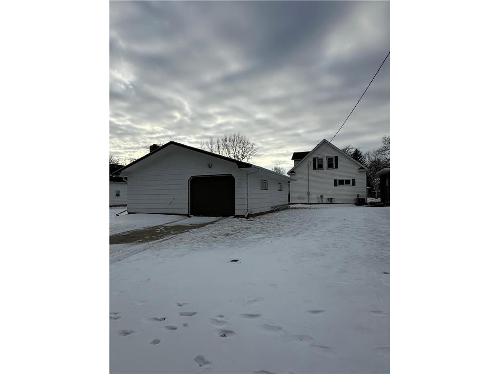 303 S Brook Street Hendricks MN 56136 7014708 image3