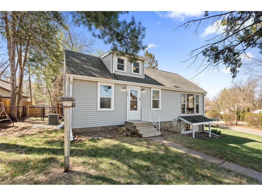 303 Sargent Road Willernie MN 55090 6704201 image1