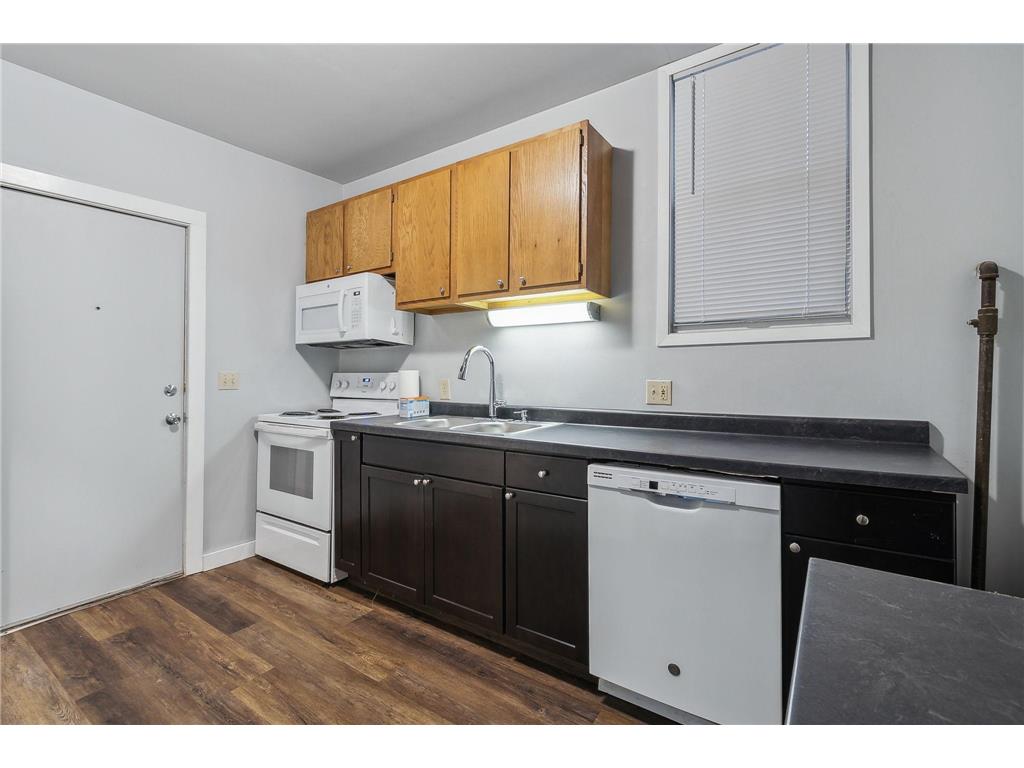 303 W 4th Street Duluth MN 55806 - Superior 7083132 image16