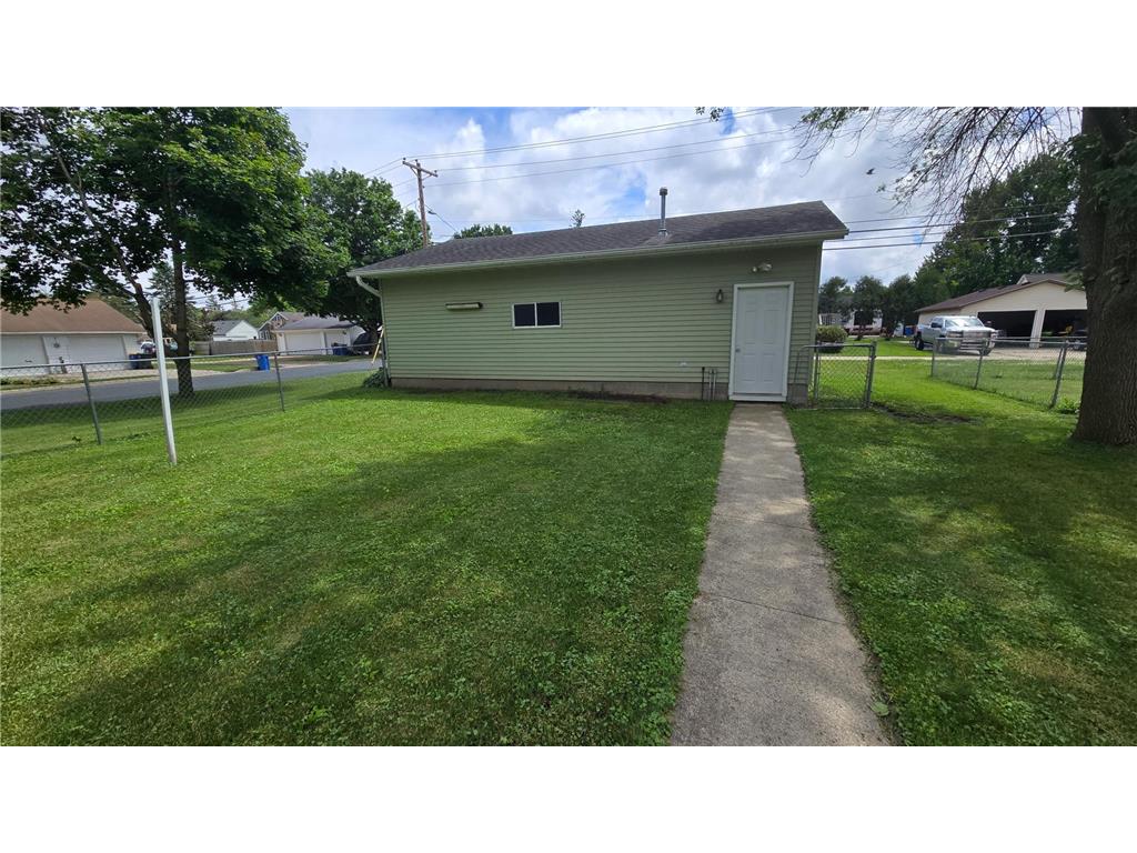 303 W Main Street Blooming Prairie MN 55917 7090970 image11