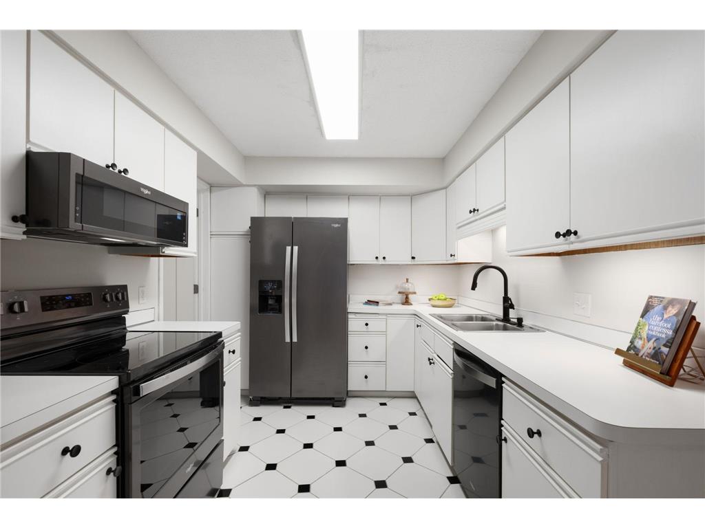 3030 Saint Albans Mill Road #115 Minnetonka MN 55305 7080001 image15